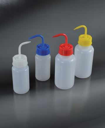 Ø 125 x 185 86 BOTTLES AND ACCESSORIES / BOTTIGLIE E ACCESSORI In polyethylene, with curved straw. The outlet of liquid is caused by a pressure of the hand on the bottle s body.