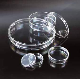 TISSUE CULTURE PETRI DISHES PIASTRE DI PETRI PER COLTURE CELLULARI Manufactured in clear premium grade polystyrene, sterile, certified RNase, DNase, DNA and pyrogen free, non-cytotoxic.