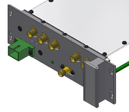 Posizionare l impugnatura Schroff da 8 HP 20808-062 sul pannello frontale, inserendo 2 viti a testa cilindrica impronta a croce M 2,5 L 12 mm all interno dei due fori filettati dello scatolino