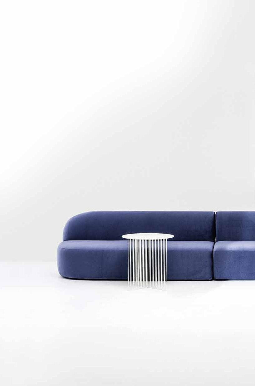 Un nuovo progetto nel quale divani indipendenti o modulari, poltrone e pouff permettono di creare soluzioni sempre diverse, risolvendo le esigenze d arredo di molteplici ambienti: da un living room,