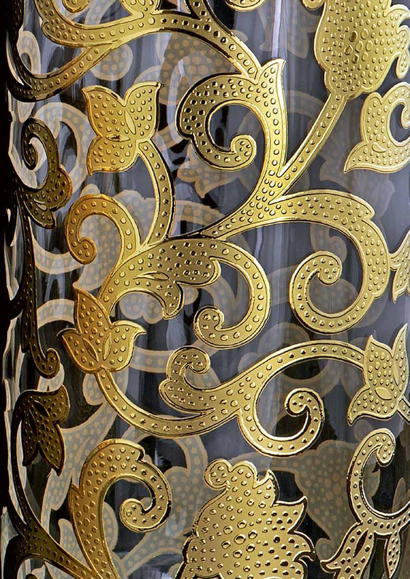 VASI CILINDRICI Vasi cilindrici in vetro trasparente. Decorazione realizzata in serigrafia manuale in Oro 24 Carati, con finitura lucida e satinata a rilievo. Doppia cottura a 530.