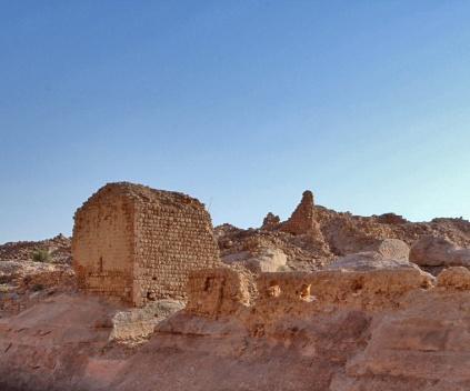 Cattedrale fino ad arrivare a el- Dehir (il Monastero ), da cui si ha una vista mozzafiato sul deserto del Wadi Arabah.