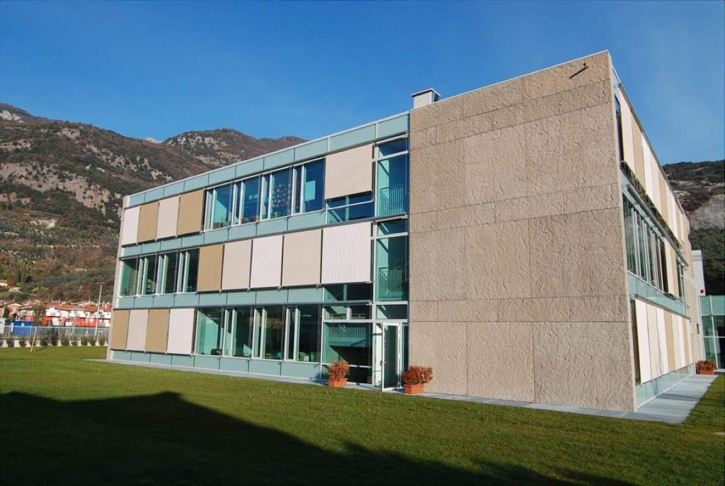 Soluzioni KNX per l efficienza energetica: Scuola di Romarzollo Nome progetto Scuola Primaria di Romarzollo (TN) Anno di realizzazione Metri quadrati di