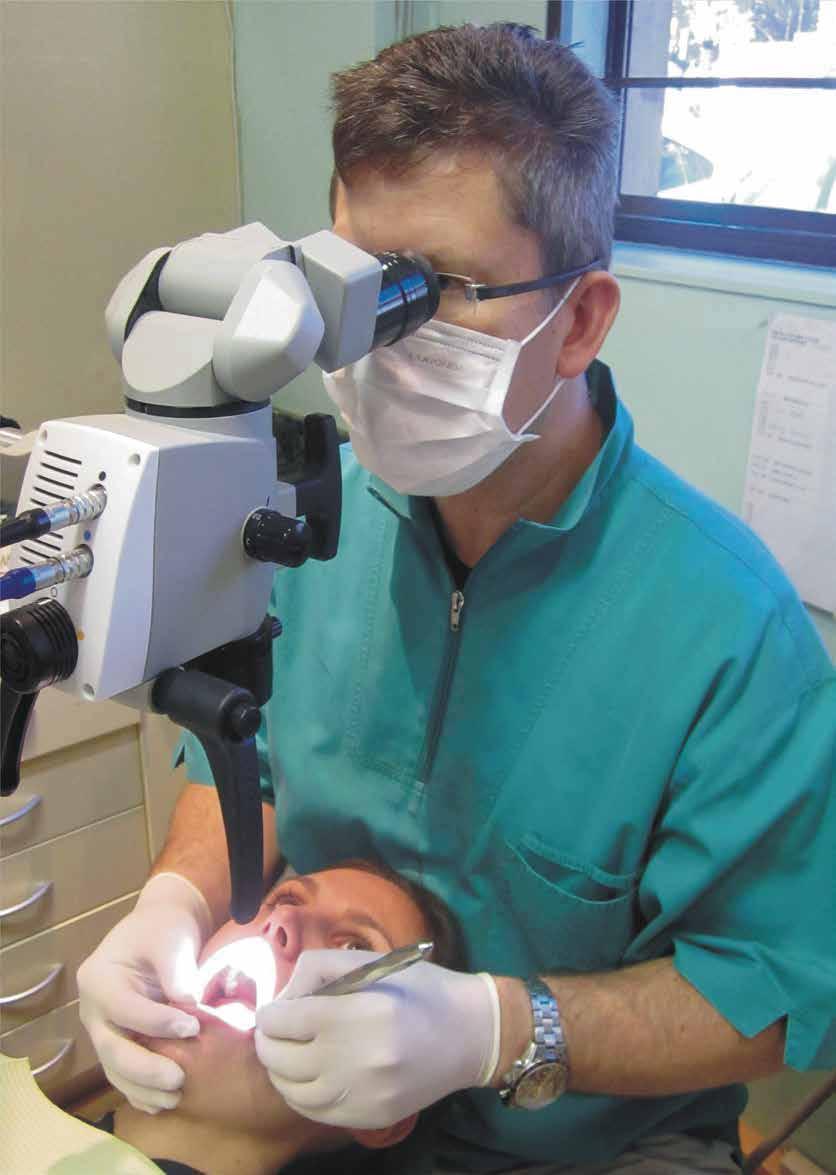 Z U M A X IL MICROSCOPIO DENTALE A LLA PORTATA DI T UTTI MICROSCOPIO DENTALE Il microscopio dentale è lo strumento ideale per migliorare la precisione e la qualità del lavoro dell odontoiatra.