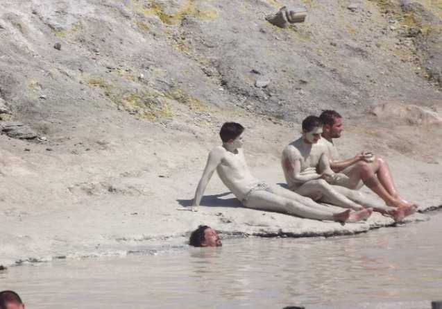 L isola madre offre meravigliose spiagge tra le quali quella di Acquacalda e quella di Canneto.