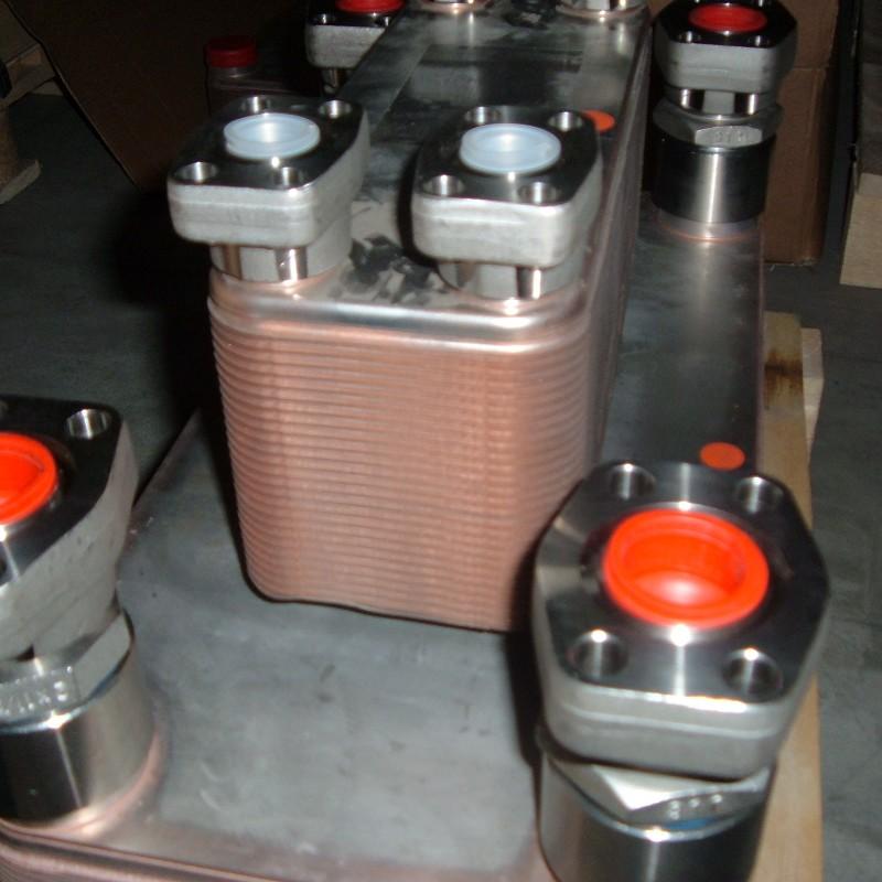 Scambiatori di calore a piastre Scambiatori di calore a piastre saldobrasati per applicazioni oleodinamiche Scambiatori acqua olio T-PLATE B OIL Le performance e l'affidabilità dello scambiatore di