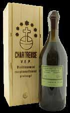 65 98,50 Chartreuse Verte box legno Liquore invecchiato 10 anni all interno di botti di rovere ultracentenarie prodotto dai padri certosini del Monastero della Chartreuse in