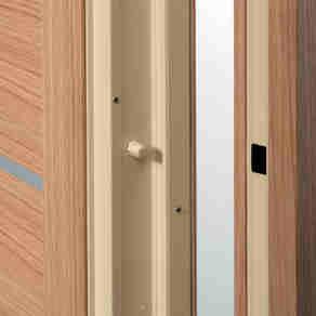 2680 x 2770 h, nettamente più grandi rispetto alle tradizionali porte tagliafuoco in legno. - Possibile inserimento di finestrature di varie dimensioni e accessori di uscita.