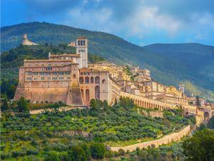 Viaggio di Nozze, tour enogastronomico in Umbria Alla scoperta dell Umbria: 5 giorni / 4 notti Il pacchetto offre una combinazione di visite culturali ed esperienze culinarie con corsi di cucina,