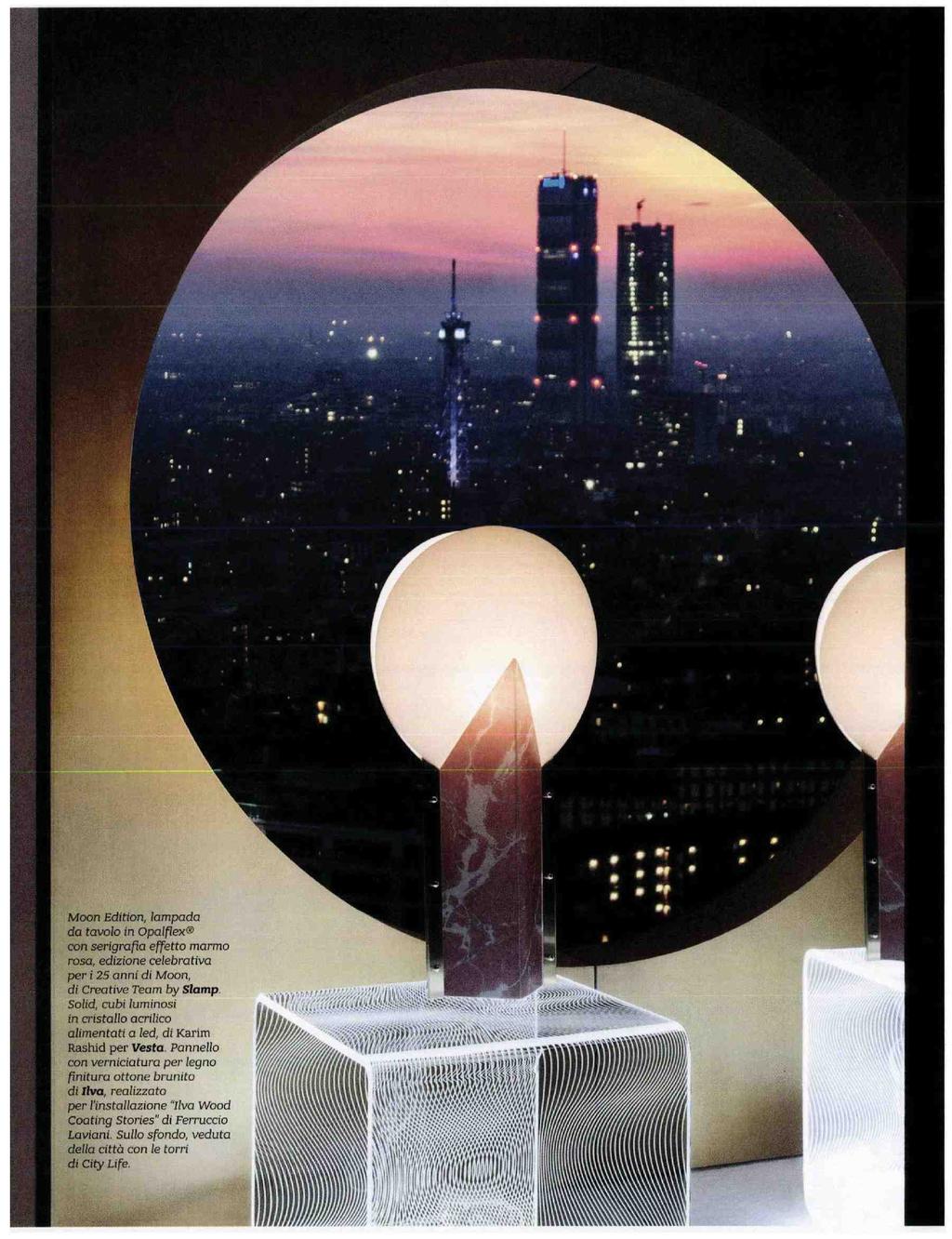 Moon Edition, lampada da tavolo in Opalflex con serigrafia effetto marmo rosa, edizione celebrativa per i25 anni di Moon, di Creative Team bytspmleavs Slamp Solid, cubi luminosi in cristallo acrilico