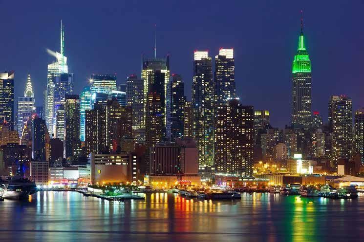 New York 21-26 NOVEMBRE 2018 Hotel DoubleTree Times Square West In posizione ideale a Times Square, Broadway, questo hotel di sole suite di New York offre un ristorante e sistemazioni con minibar e