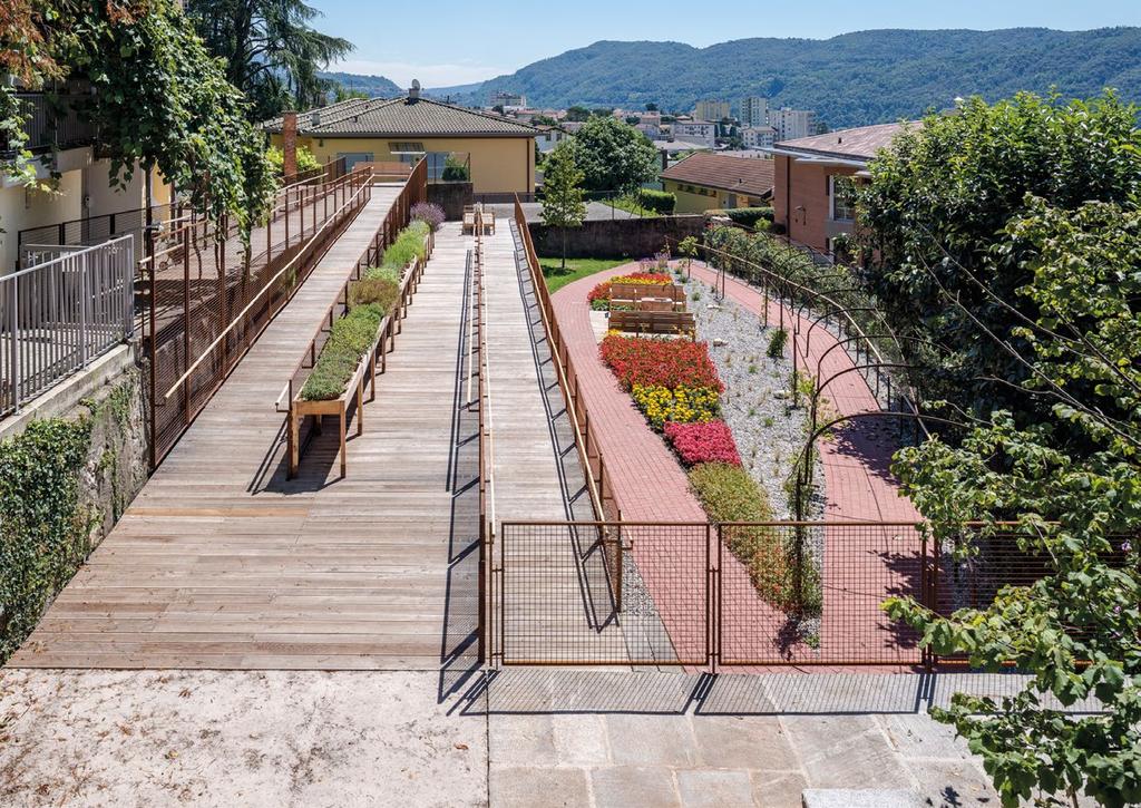 Testo: Enrico Sassi, architetto Fotografie: Marcelo Villada Il centro diurno terapeutico Pro Senectute di Balerna disponeva di un giardino che non era fruibile dai suoi ospiti, persone anziane