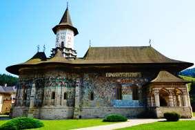 In questa città transilvana la comunità ungherese è ancora numerosa e gli architetti che hanno lavorato alla progettazione degli edifici storici sono tutti ungheresi.