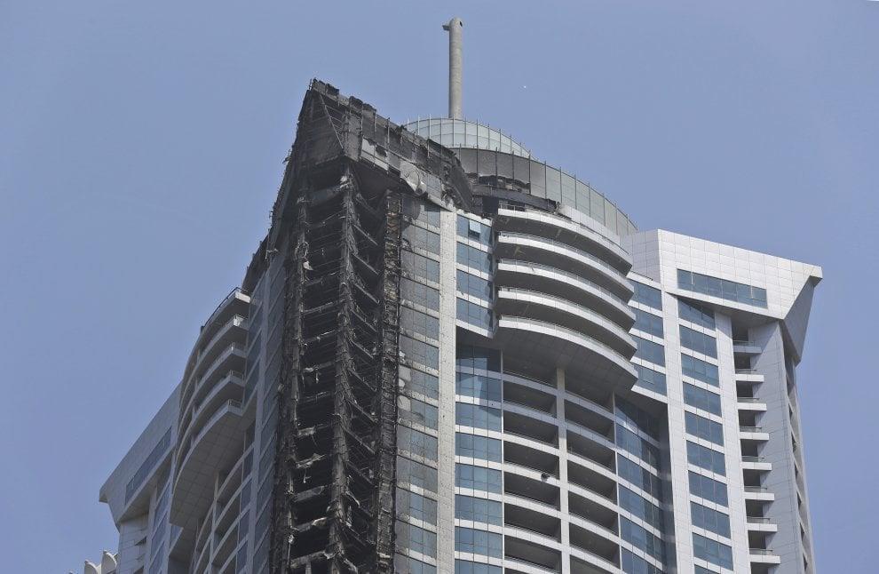 coinvolta DUBAI 4/1/2016 Incendio