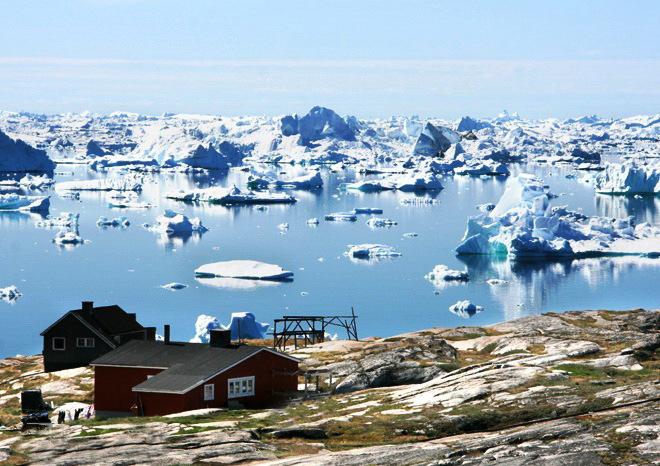 Crociera nell ARTICO Islanda e costa Est della Groenlandia Crociera naturalistica nelle regioni artiche per ammirare ambienti spettacolari, animali polari, ghiacciai e iceberg 11 giorni Gran parte