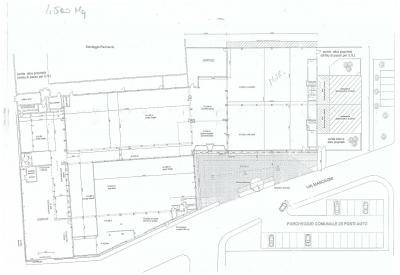 più una scoperta di circa 4.000 mq. dispone di locale portineria,... Tratt. Riservata Totale mq: 6.