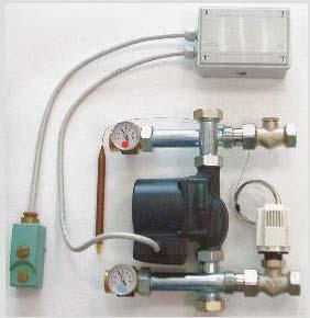 3.5 Componenti utilizzati nel sistema di regolazione a punto fisso Il sistema di regolazione per la gestione a temperatura costante del circuito di riscaldamento a bassa temperatura (modello 4 PF05)