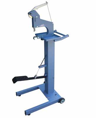 PRESSE MANUALI SNAP PRESSES WITH PEDAL Snap press with pedal, to allow to work in an easy way even on no-standard applications.