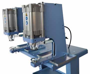 Pneumatic attaching machine with mechanical pedal, to manual loading for the application of any type of snap button or other small metallic components.