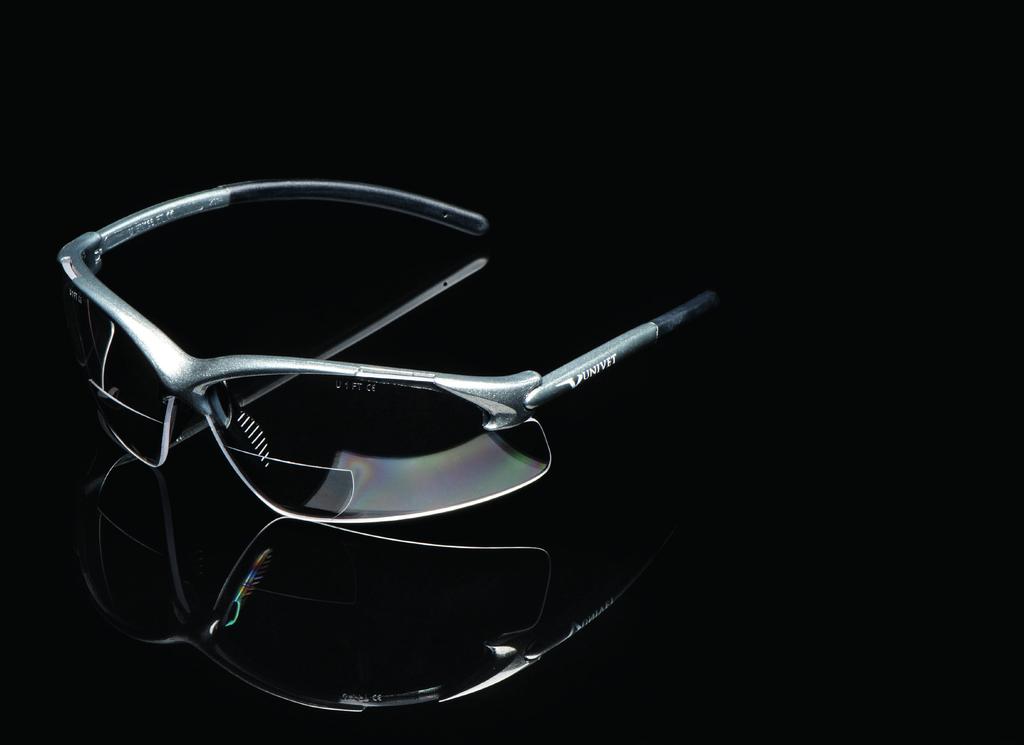 READING GLASSES I modelli Reading Glasses, dotati di lenti correttive predefinite, garantiscono un