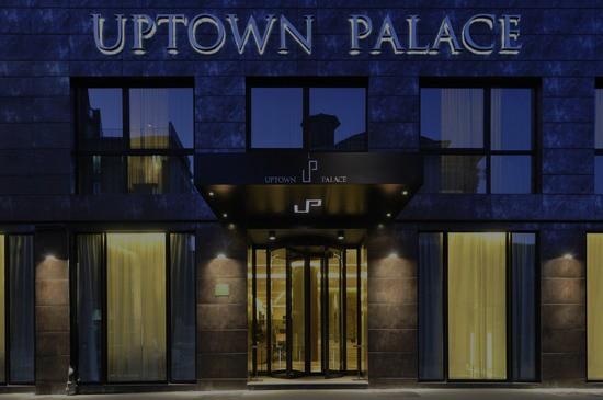 UPTOWN PALACE è un'hotel che dista a poco dalla metro COSTO : 90,5 a persona DESCRIZIONE : Uptown Palace è un'hotel a 4 stelle con colazione