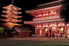 di Asakusa e dei suo famoso complesso di templi Senso-ji, al