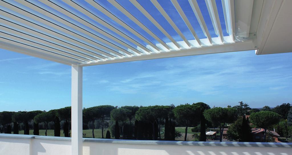 Pergola bioclimatica dal design moderno ed elegante. Si integra perfettamente in ogni contesto architettonico.