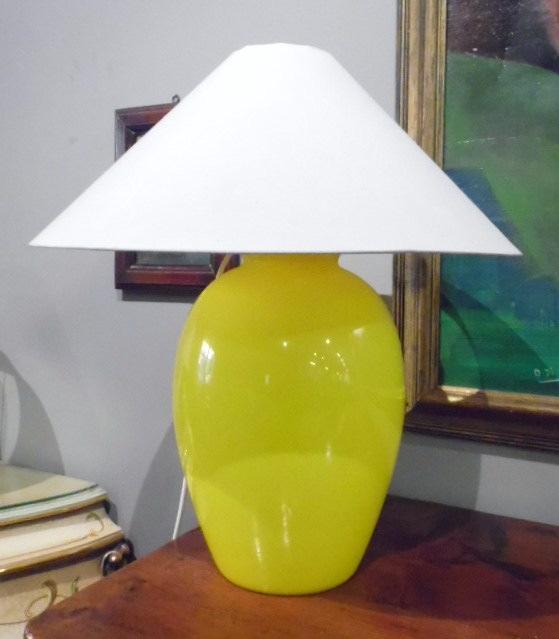 lampada da tavolo base in legno dorato