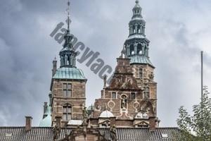 2) Il Castello di Rosenborg. Il castello seicentesco di Rosenborg è forse una delle più belle attrazioni di tutta Copenaghen!
