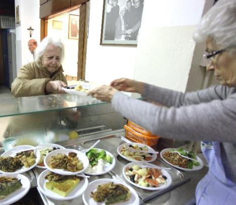 La Mission La Rete Banco Alimentare recupera le eccedenze dalla filiera agroalimentare, dalla grande distribuzione organizzata e dalla ristorazione collettiva per