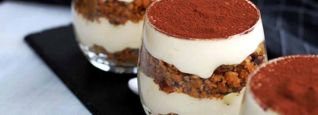 TIRAMISÙ al bicchiere TIRAMISÙ CON MASCARPONE NONNA TITA 250 g di mascarpone Nonna Tita 2 tuorli d uovo 1 tazza di caffè freddo 8 frollini 2 cucchiai di zucchero Marsala Cacao amaro Montare i tuorli