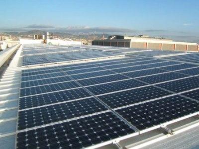 Esempio di impianto fotovoltaico RISULTATI ECONOMICI Secondo le ipotesi viste in precedenza si riassumono i principali dati economici Benefici totali annuali: - Ricavi da minor costo, Scambio sul