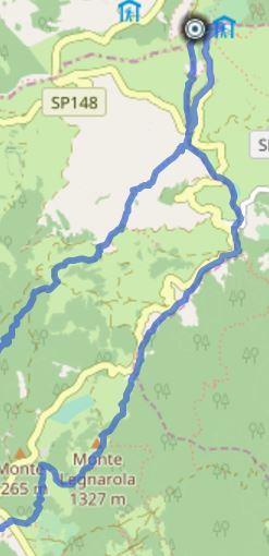 SECONDO TRATTO DA CAMPO CROCE A CIMA GRAPPA DISTANZA 5,600 DISLIVELLO +860-110 SENTIERO 5,100 KM STRADA CEMENTATA/ ASFALTATA 0,200 KM DESCRIZIONE SALIENTE SI ATTRAVERSA ORA UN PRATO (SEGUIRE