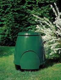 richiedere la compostiera domestica in comodato d uso gratuito o chiamando il Servizio Clienti o presso le Stazioni
