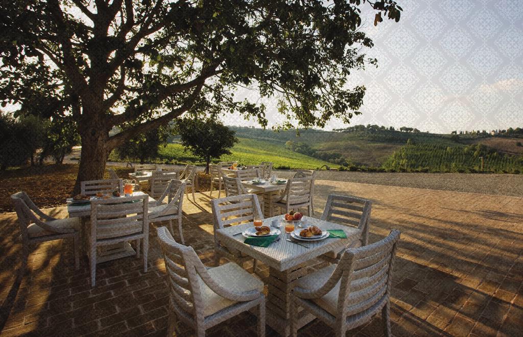 Agriturismo Il Castagno L Agriturismo Il Castagno sorge in un quadro tipicamente toscano immerso nella dolce armonia dei nostri vigneti che sfumano all orizzonte.