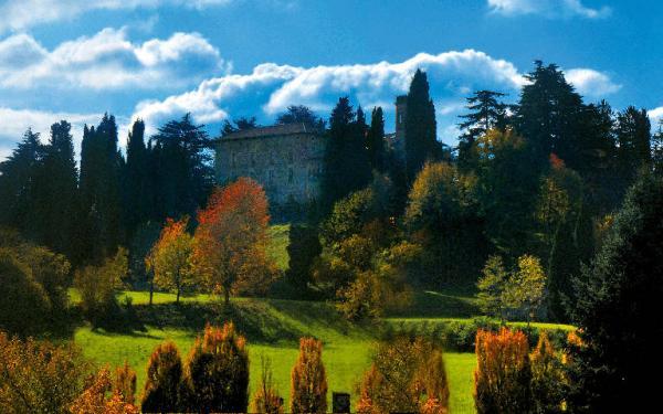Castello di Monguzzo - complesso Monguzzo (CO) Link risorsa: http://www.lombardiabeniculturali.