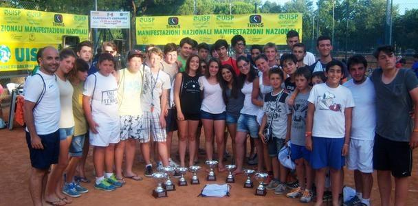 CENTRO UISP TENNIS FORMIGINE FORMIGINE ( a 1km dal castello) Un centro che, partendo da zero, in pochi anni si è affermato