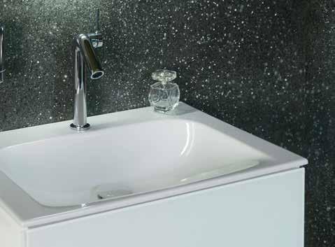 A seconda della larghezza selezionata, da 500 a 1200 mm, i lavabi singoli o doppi sono disponibili con una ampia superficie di appoggio per diverse rubinetterie.