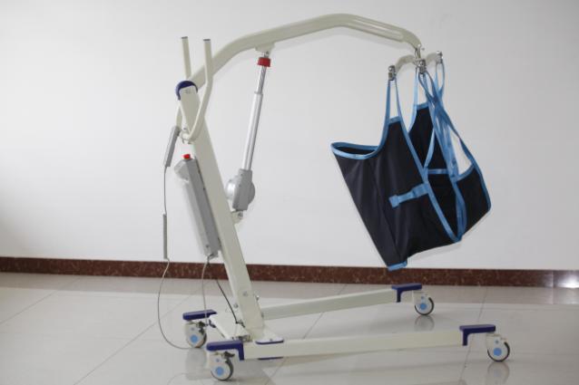 struttura è completamente in PVC, dotato di fori del diametro di circa 3 cm per agevolare la circolazione e la ventilazione del paziente.