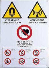 ZONA AD ACCESSO CONTROLLATO: SEGNALETICA DI PERICOLO 15 Da apporre all ingresso dei locali dove il campo magnetico statico supera 0,5 mt (ad es.