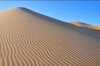 Sahara davanti alle dune dell'erg Chigaga Il