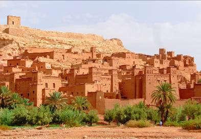 260 mt) e proseguendo fino alla kasbah di TELOUET, ultima residenza del pascià Glaoui, tribù berbera che costrui la sua fortuna controllando i passaggi delle carovane verso il grande sud.