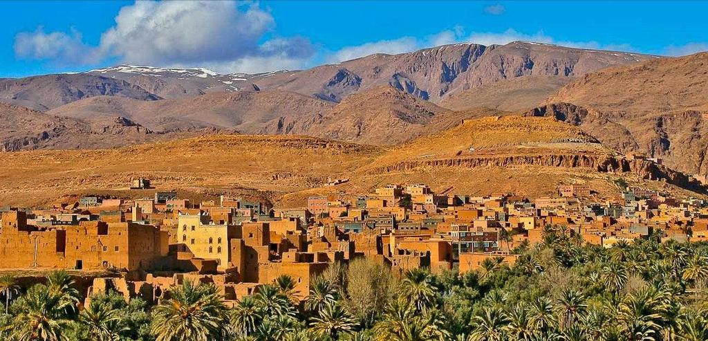 Fint/Ouarzazate/Marrakech Dopo la colazione partenza per OUARZAZATE, dove faremo uno stop fotografico per ammirare la kasbah Tifoultout e l ingresso degli studios cinematografici in stile