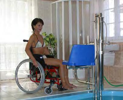 accattivantein acciaio inox Una soluzione unica nel suo genere per accedere autonomamente alla piscina Il montascale da piscina