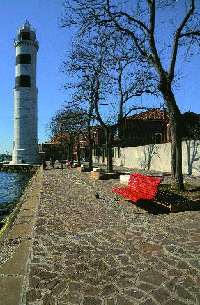 tutela della morfologia e del paesaggio (compreso quello urbano), il mantenimento dell attività portuale.