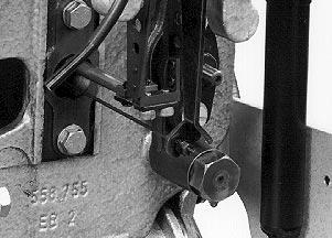 . Smontaggio del braccio della macchina Uno smontaggio del braccio della macchina diventa necessario in caso di un bloccaggio dell unità di cucitura.