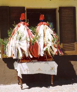 La festa dell Assunta a Ceres Il risvolto profano della festa dell Assunzione, Mèisòst, presenta una molteplicità di rimandi ad antiche tradizioni e racchiude in sé la traccia dei popoli vissuti tra