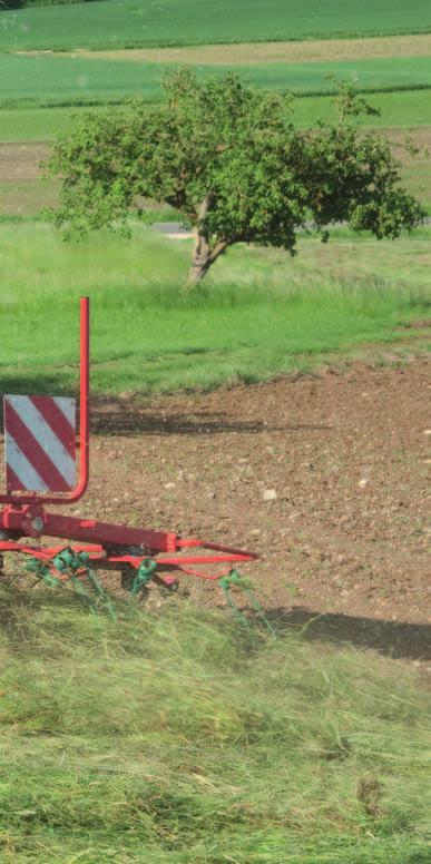 Per le operazioni a bordo campo, le ruote presentano una regolazione indipendente.