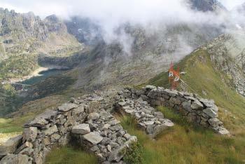 097 m Rifugio Trona Pala Gerola A seguire serata tematica sulla Grande Guerra, intrattenimento musicale con il Coro della Val Gerola Gerola Il percorso: Si sale da Laveggiolo, uno dei borghi più