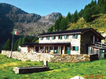 La panoramicità da questo maggengo è davvero notevole, si domina la bassa Valtellina, l alto lago di Como, il lago di Novate Mezzola, l intera Costiera dei Cech e gli ampi scorci sulle Alpi Lepontine.